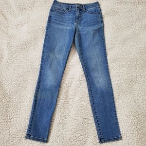 Universal Thread High Rise Skinny Jeans Size 25 Short